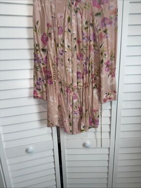 GUESS Blush Floral Satin Long Sleeve Shirt Dress with Chain Accent